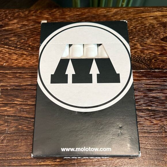 Molotow One4All Acrylic Pump Marker in Signal White. 4 mm Tip. 6-Pack. NIB! - Picture 5 of 11